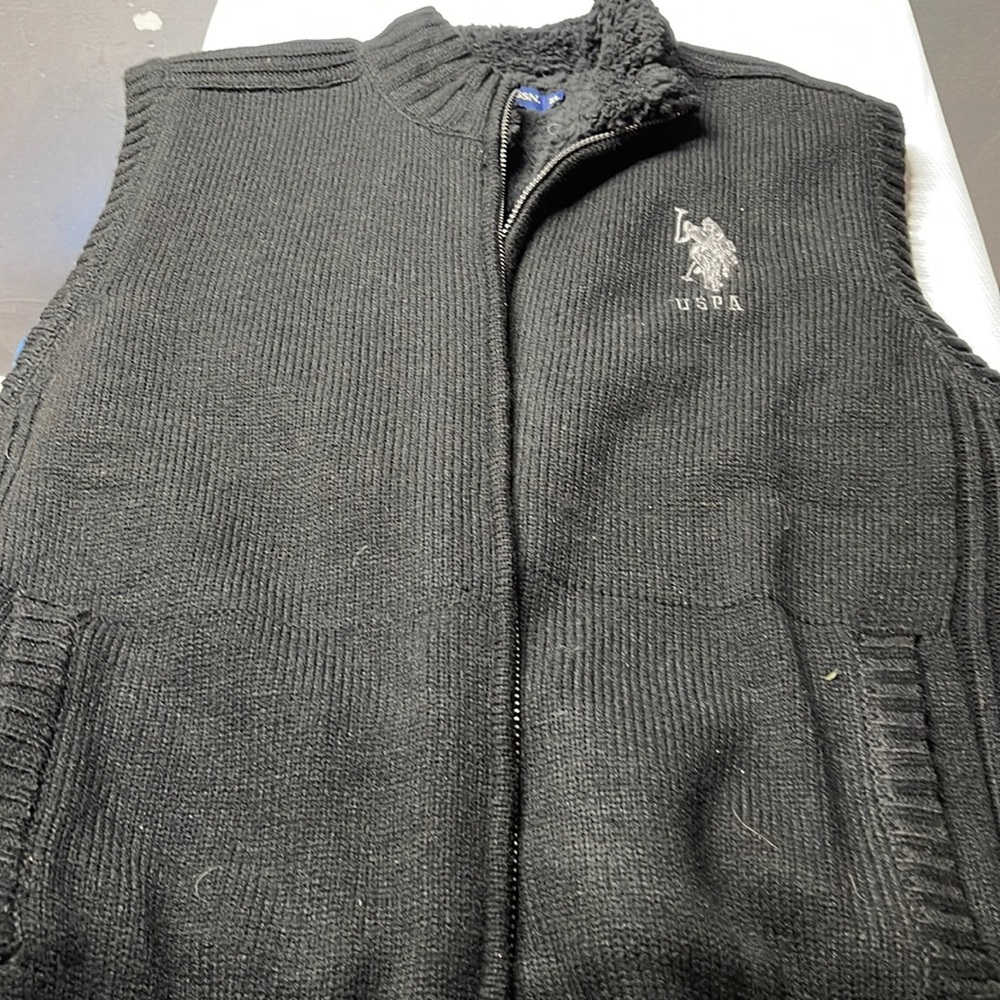 Sweater vest